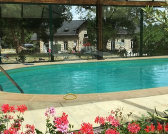Cottage (Ecurie sleeps 6) in the grounds of a magnificent Chateau - Jarzé-Villages - Pool
