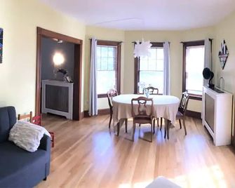 Private Base, #Boston medical #Boston Collage, #The Country Club T+Prk - Chestnut Hill - Dining room