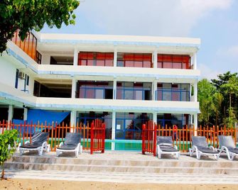 Vista Paradise Beach Resort - Mirissa - Building
