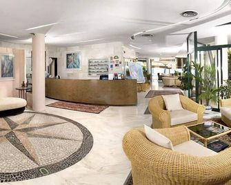 Park Hotel Cattolica & Restaurant - Cattolica - Lobby