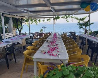 Kalemi's Beachside Hotel - Santi Quaranta - Ristorante