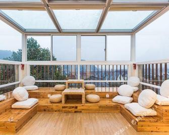 Qiyu Sport Hostel - Huzhou - Balkón