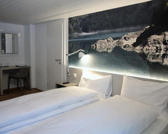 Hotel Forni - Airolo - Bedroom