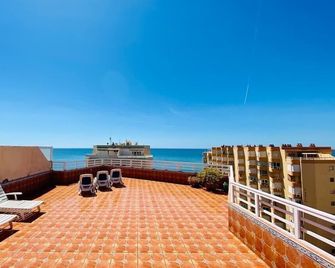 Gran Atico Al Lado De La Playa - Torrox - Balkon