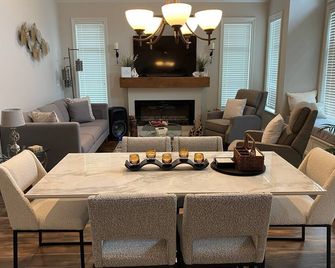 Summer Short & Winter Long Term Rental At Canada's Warmest Lake Osoyoos - Osoyoos - Salle à manger