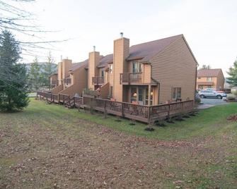 Deerfield Village 135 - Davis - Будівля