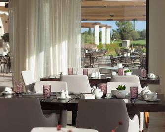 Aphrodite Hills Residences Superior Villas - קוקליה - מסעדה