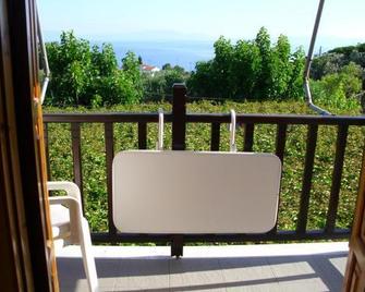 Pansion Platana - Loutraki - Balcony