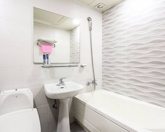 Sky Motel - Wonju - Bathroom