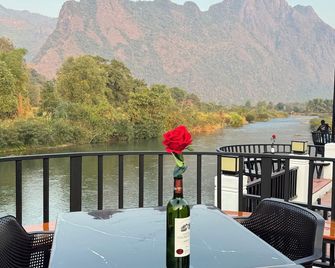 Phalai view hotel - Vang Vieng - Balkón