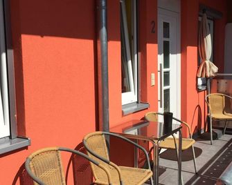 Non-smoking vacation apartment 50sqm, no. 2, 2 bedrooms, max. 4 persons - - Rust - Balcony