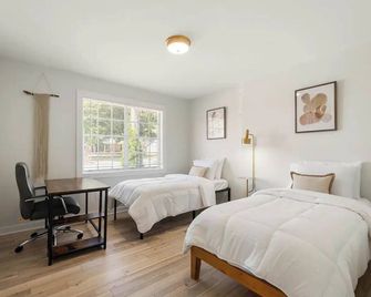 Cozy Haven Near Braves & Airport - Douglasville - Bedroom