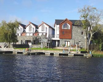 7 Flagship Harbour on the River Shannon with river, lake and harbour views. - Lanesborough - Building