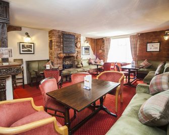 The Walnut Tree Hotel - Bridgwater - Lounge