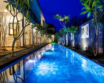 Blue Marlin Dive Resort Trawangan - Pemenang - Zwembad