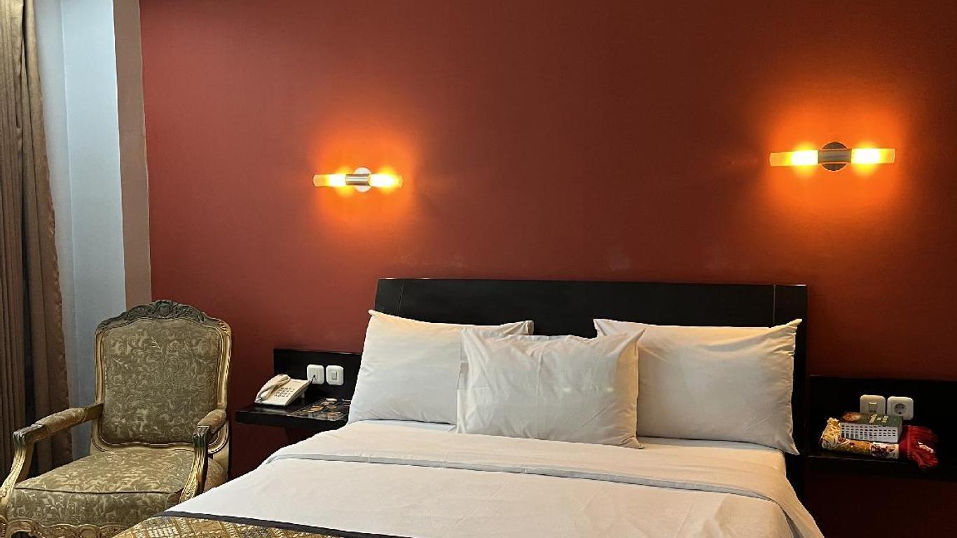 Riez Palace Hotel