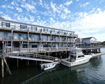 Fishermans Wharf Inn - Boothbay Harbor - Gebouw