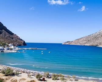 Boufounis Studios - Kamares