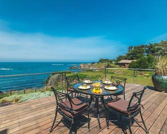 Astounding oceanfront property in Mendocino - Mendocino - Balcony