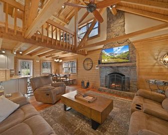 Lazy Oaks Lodge - Valle Crucis - Living room