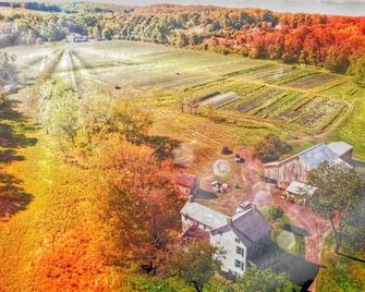 Rustic Meets Modern Farmhouse in Bucks County - Coopersburg - Building