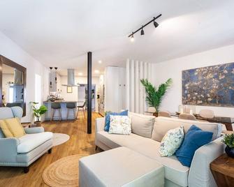 Carcavelos Central Apartment - Linda-a-Velha - Wohnzimmer