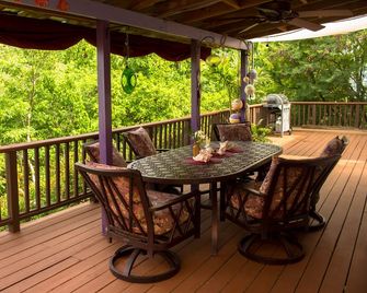 Between The Beaches Mango Villa - Saint John - Balkon