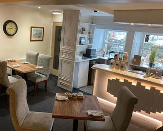 OYO Cocketts Hotel - Hawes - Restaurant