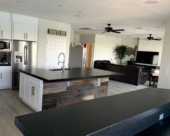 5 Bedroom 6 Bath large waterfront home with dock - Amazing location! - Needles - Kitchen