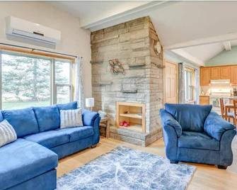 Family-Friendly Home With Direct Atv/Snowmobile Trail Access - Neillsville - Sala de estar