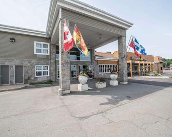 Econo Lodge - Montmagny - Gebäude