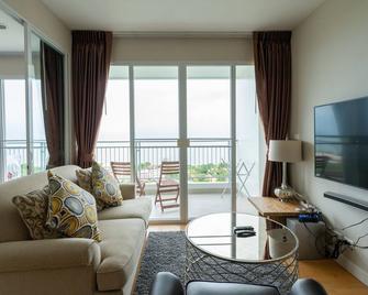 1702-Hua Hin Two Bedrooms Two Bathrooms with Panorama Sea View 17th Top Floor - Cha-am - Living room