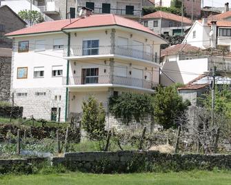 2nd floor apartment in Praia de Fráguas - Vila Nova de Paiva - Building