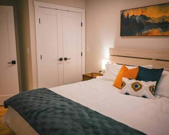 Courtenay Luxe Suite - Courtenay - Bedroom