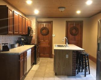 The Highland House In Wellsboro, Pa - Wellsboro - Kitchen