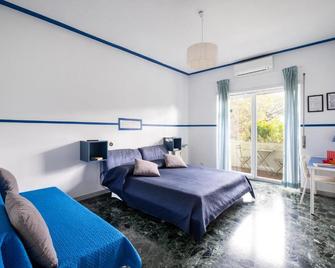 Take It Easy Roma Guest House - Roma - Habitación