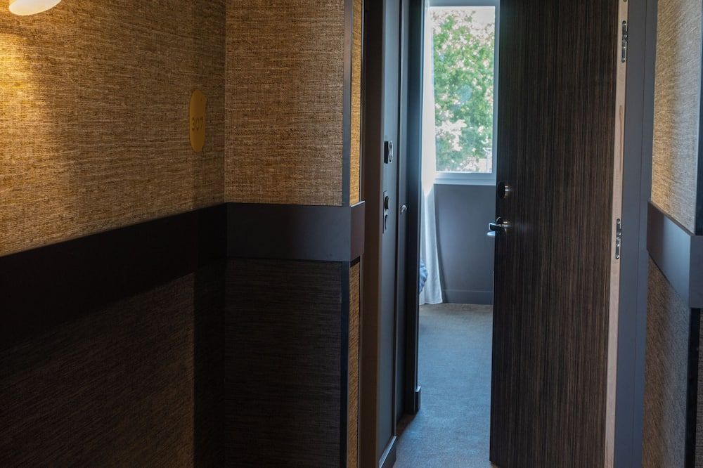 Hotel Oceania Lyon thumbnail 2