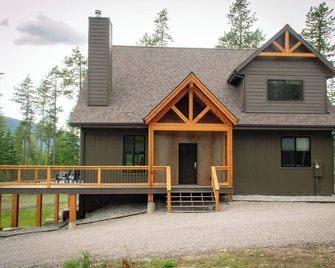 Brand New Mountain Chalet Cabin - Kalispell - Building
