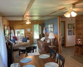 4 seasons of adventures on Indian Lake/Sunset View Resort/Unit#4 - Manistique - Restaurant