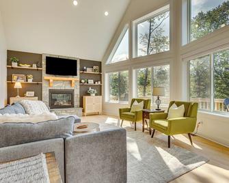 6 Mi to Appalachian Trail Modern Front Royal Gem! - Paris - Sala de estar
