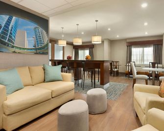 Hampton Inn Houston Hobby Airport - Houston - Living room