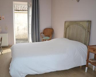 Bed & breakfast, near La Marche du Puy du Fou - La Séguinière - Habitación