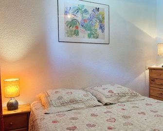 T2 Apartment in Village Center with Parking - Samoëns - Chambre