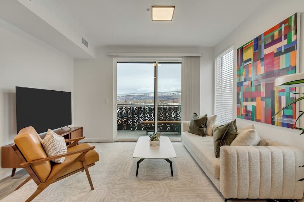 Sugarhood Slc Penthouse 3br/2ba/Co-Working Space/Gym & Free Garaged Parking - סולט לייק סיטי - סלון