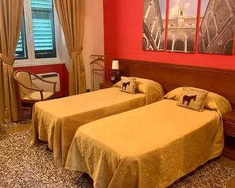 Actor Hotel - Genoa - Bedroom