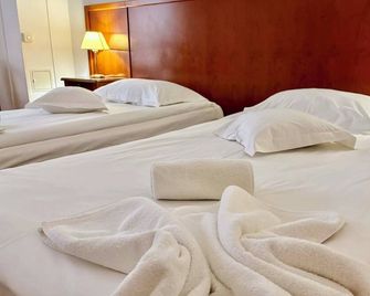 Hotel Emma West Craiova - Craiova - Servicio de la habitación
