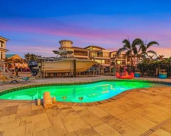 Gulf Access, Heated Pool, Grill & Lanai Primo Getaway Roelens - Fort Myers Beach - Pool