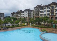 1 Bedroom Deluxe Condo at Apartelle D' Oasis - Davao City - Pool