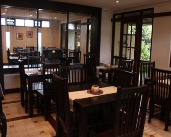 Twin Pines Suites - Tagaytay - Restaurant