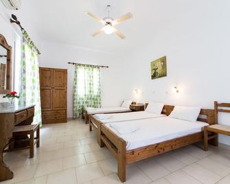 Theologos Place - Antiparos - Спальня